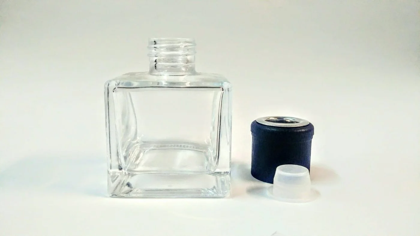 MIKADO-120-ML-TAPA-Y-OBTURADOR-SIN-RATTAN-EMBELLECEDOR-NEGRO-MIK0007-1400x788.jpeg